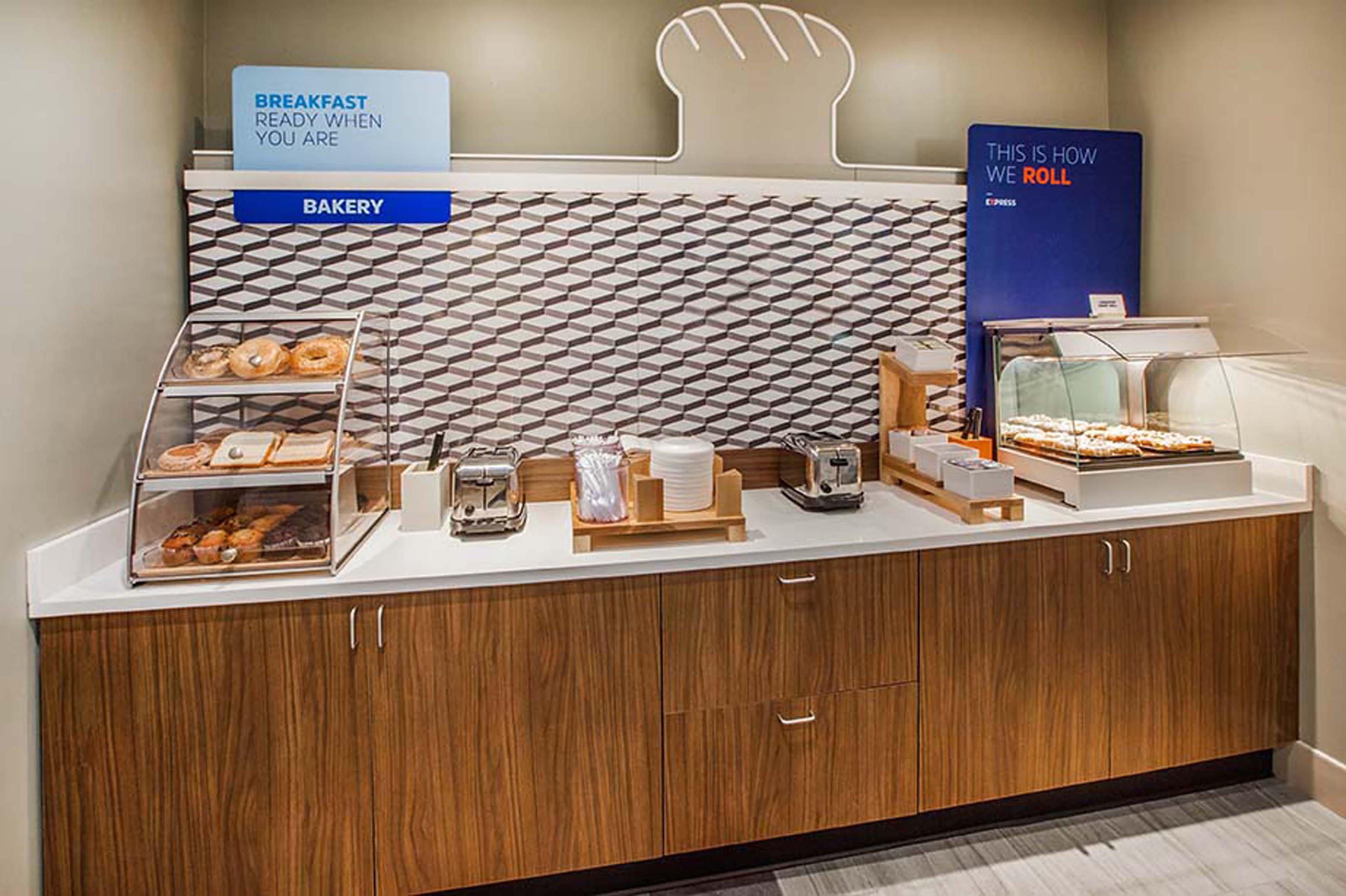 Holiday Inn Express Milford By Ihg Экстерьер фото