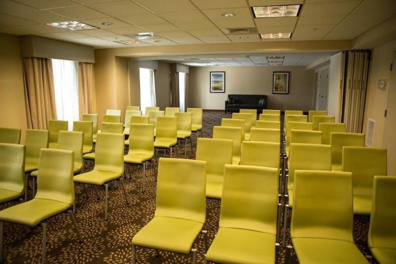 Holiday Inn Express Milford By Ihg Экстерьер фото